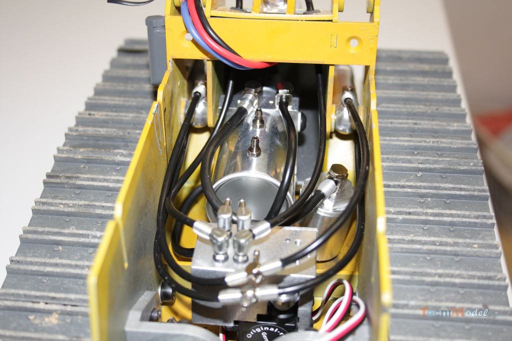 Installation de l&rsquo;hydraulique dans le LR634 Carson