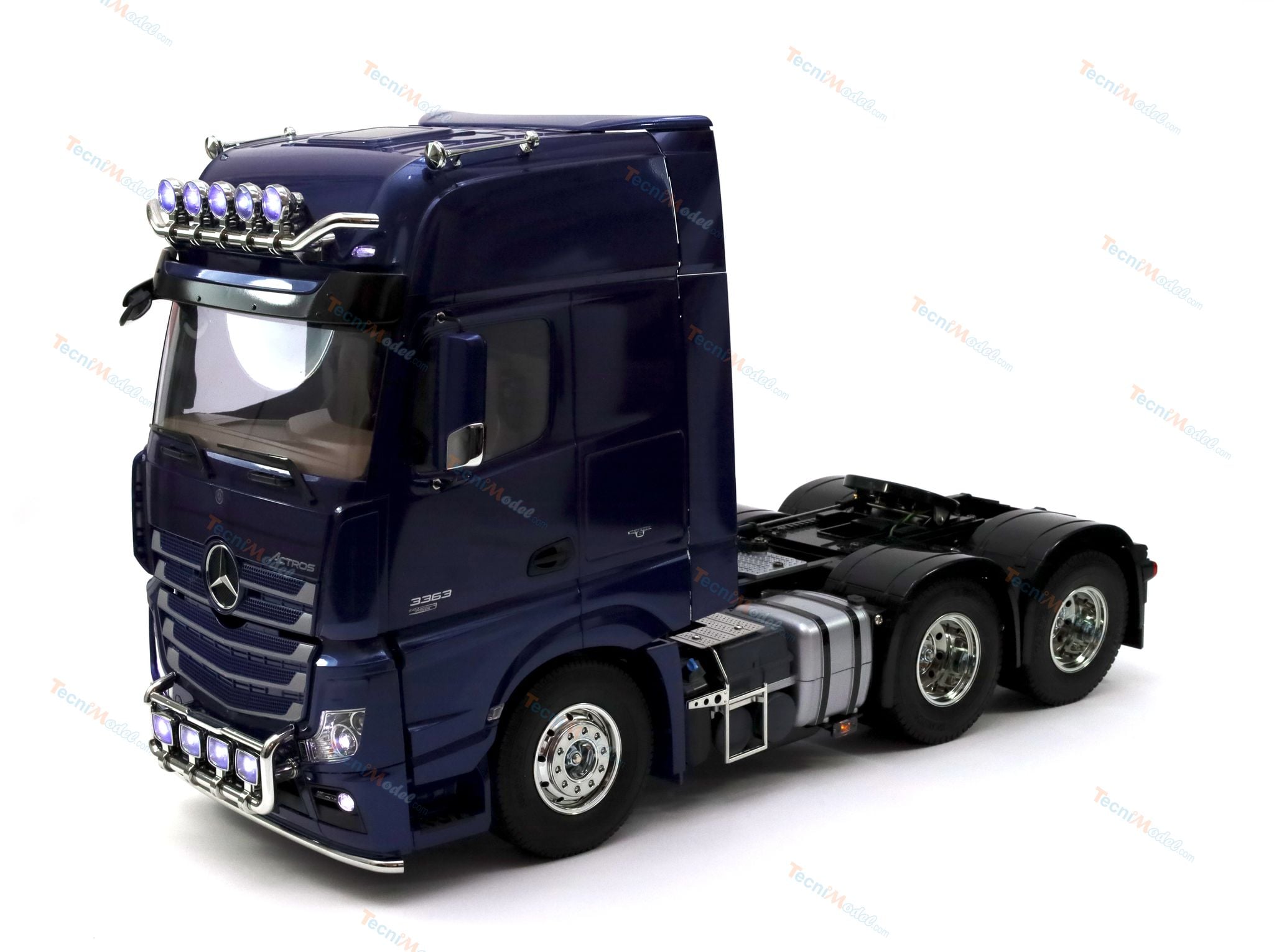 Camion RC 1/14 Mercedes Actros 3363 6×4 Gigaspace RTR Bleu « Red-Bull »