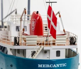 Cargo Mercantic à l'échelle 1/50 de Billing Boats