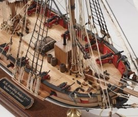 HMS Badger 1/64 - Maquette de bateau en bois de Victory Models