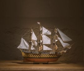 Maquette en bois du HMS Victory à l'échelle 1/87 - OCCRE 15008 Maquette en bois du HMS Victory à l'échelle 1/87 - OCCRE 15008