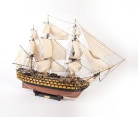 Maquette en bois du HMS Victory à l'échelle 1/87 - OCCRE 15008 Maquette en bois du HMS Victory à l'échelle 1/87 - OCCRE 15008