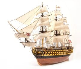 Maquette en bois du HMS Victory à l'échelle 1/87 - OCCRE 15008 Maquette en bois du HMS Victory à l'échelle 1/87 - OCCRE 15008