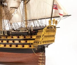 Maquette en bois du HMS Victory à l'échelle 1/87 - OCCRE 15008 Maquette en bois du HMS Victory à l'échelle 1/87 - OCCRE 15008