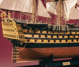 Maquette en bois du HMS Victory à l'échelle 1/87 - OCCRE 15008 Maquette en bois du HMS Victory à l'échelle 1/87 - OCCRE 15008